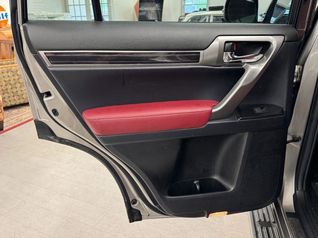 Used 2022 Lexus GX 460 Premium w/ Premium Package image 18