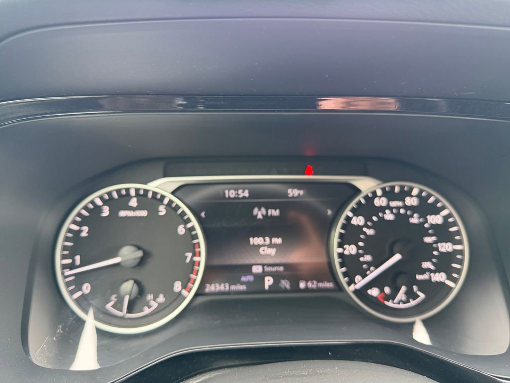 Used 2023 Nissan Pathfinder SL AWD/4WD image 16