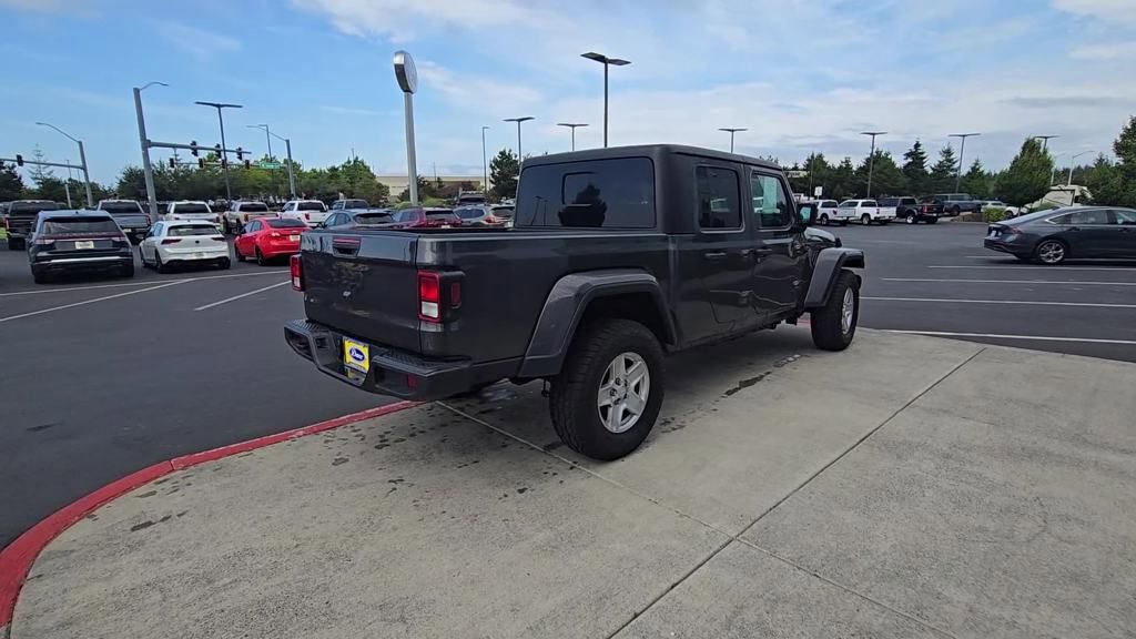 Used 2022 Jeep Gladiator Sport image 4