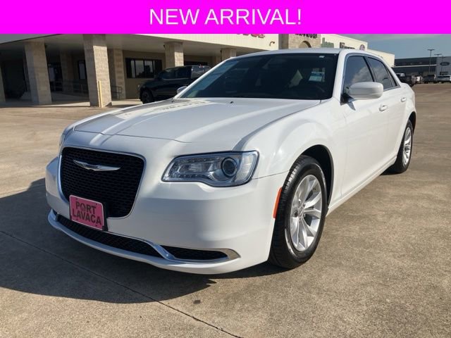 Used 2023 Chrysler 300 Touring image 3