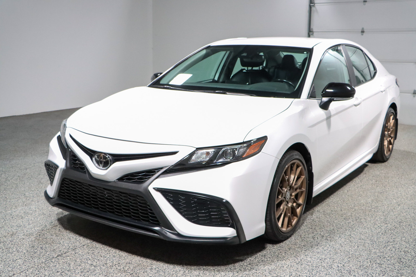 Used 2023 Toyota Camry SE w/ Convenience Package FWD image 29