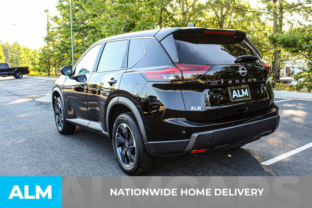 Used 2025 Nissan Rogue SV FWD image 4