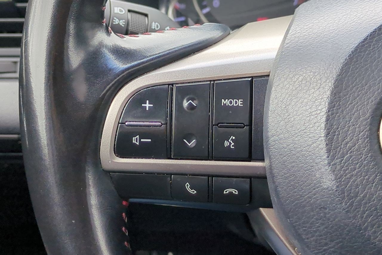Used 2018 Lexus RX 350L FWD image 19