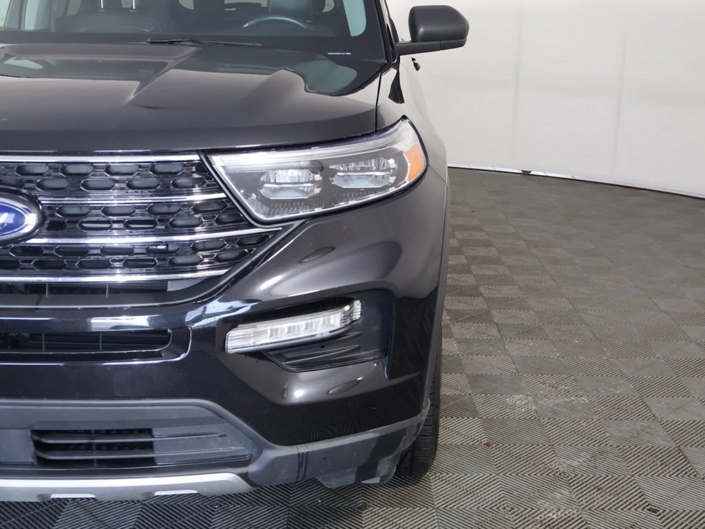 Used 2021 Ford Explorer XLT w/ Equipment Group 202A AWD/4WD image 13