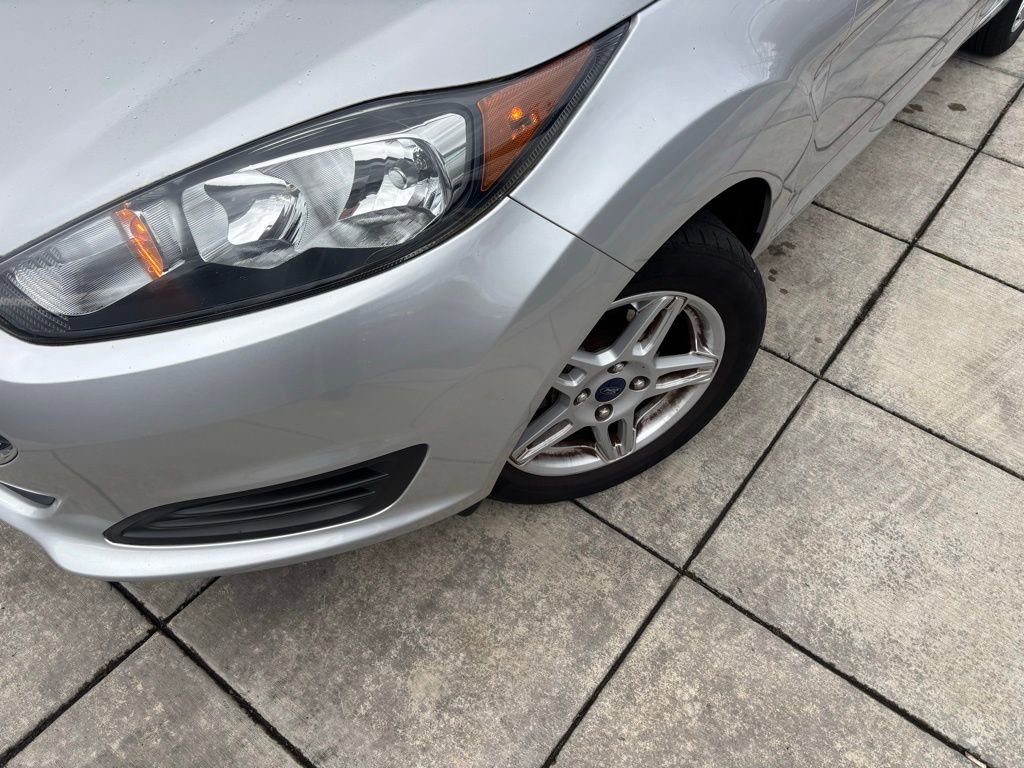 Used 2018 Ford Fiesta SE image 2