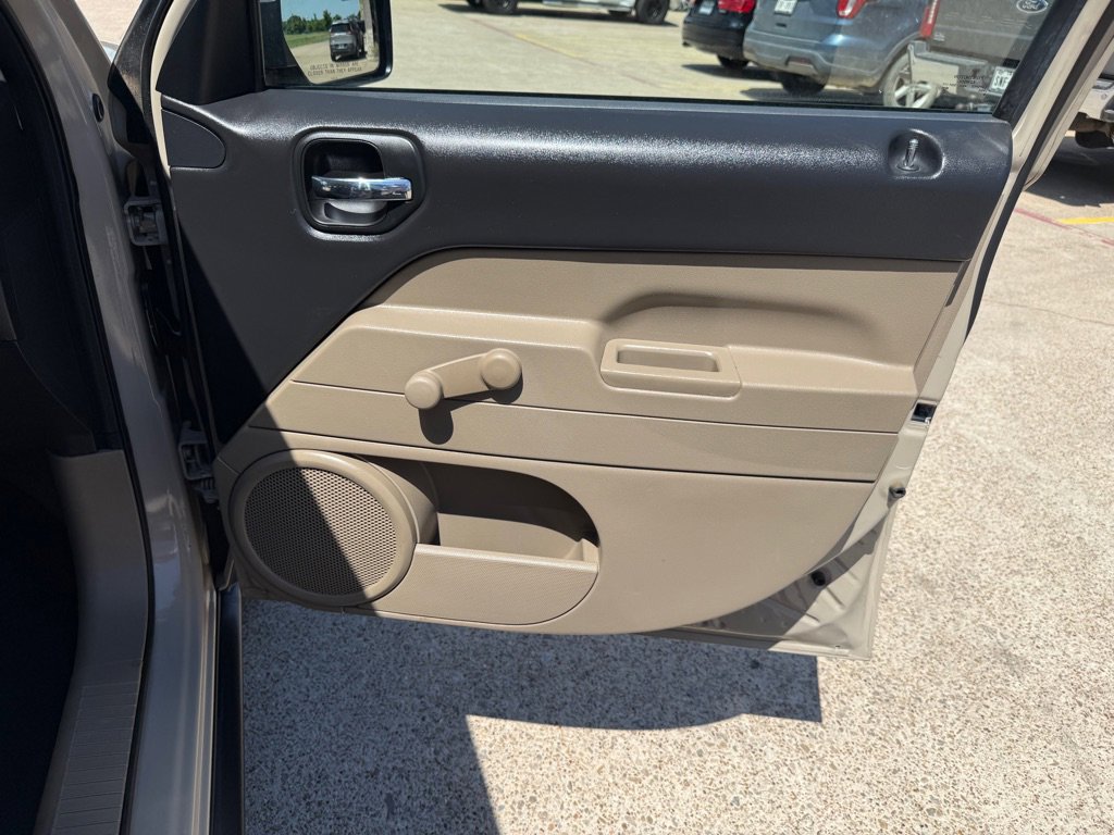 Used 2017 Jeep Patriot Sport AWD/4WD image 23