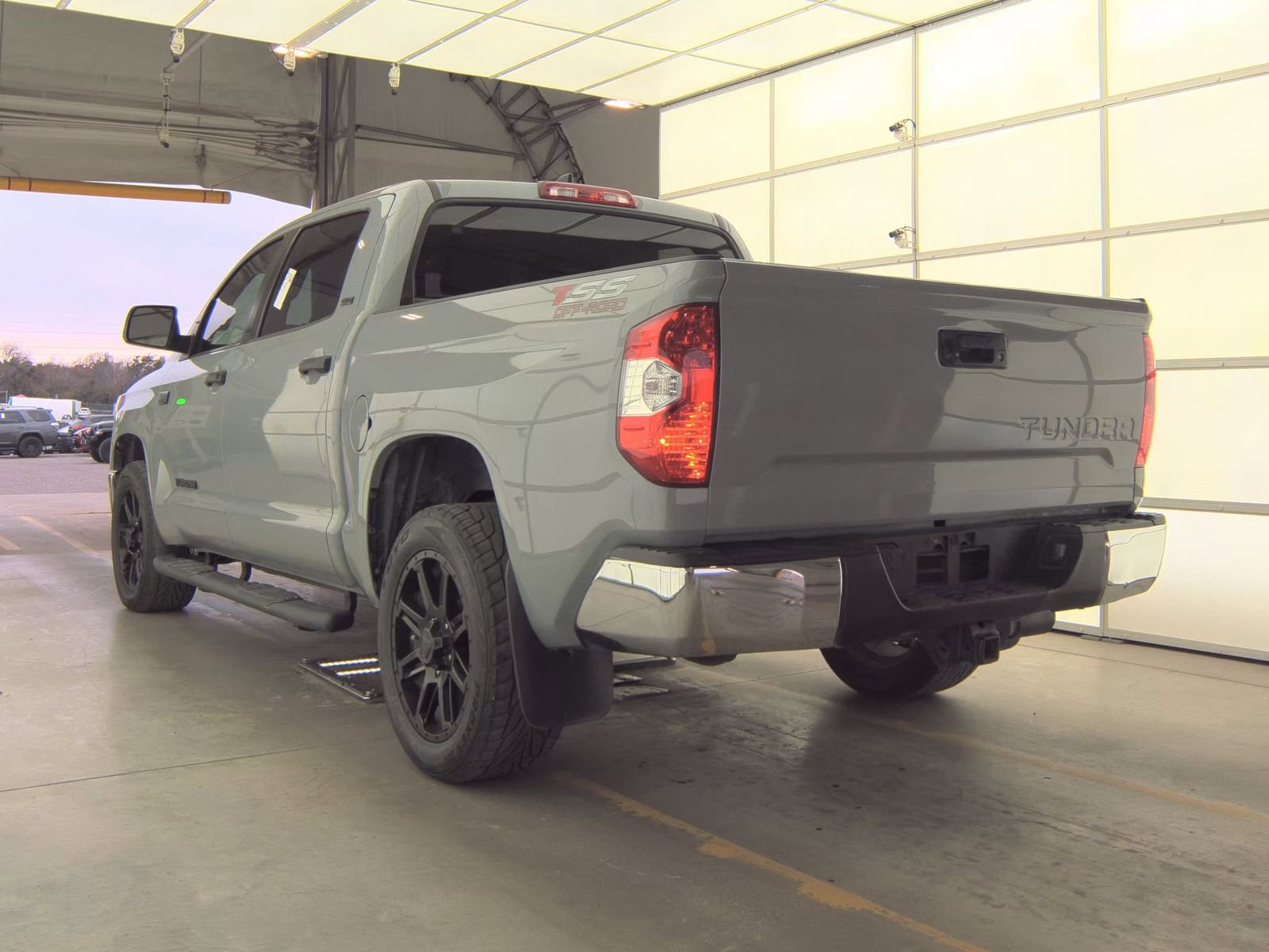 Used 2020 Toyota Tundra SR5 w/ SR5 Leather Package image 8