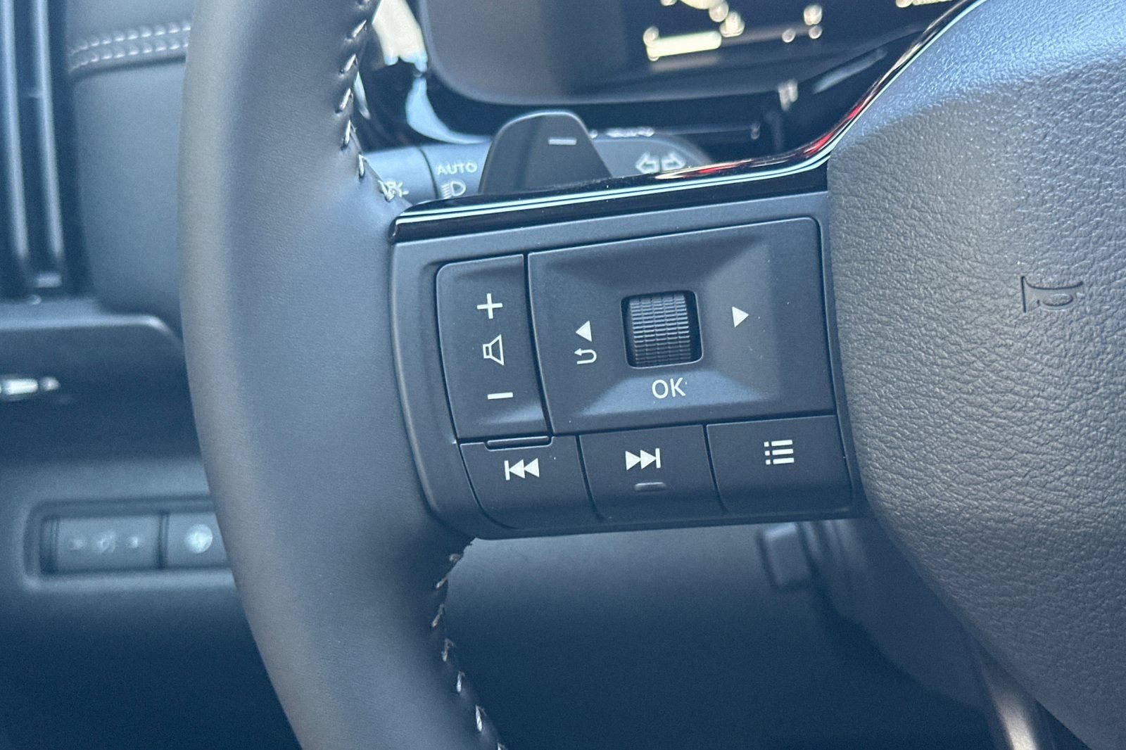 New 2026 Nissan Pathfinder Platinum AWD/4WD image 26