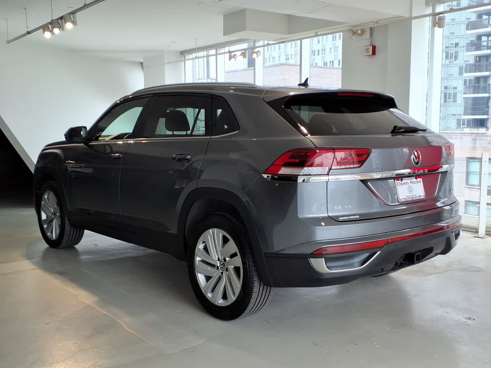 Used 2023 Volkswagen Atlas Cross Sport SE w/ Panoramic Sunroof Package AWD/4WD image 6