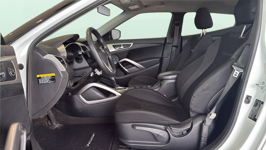 Used 2016 Hyundai Veloster FWD image 22