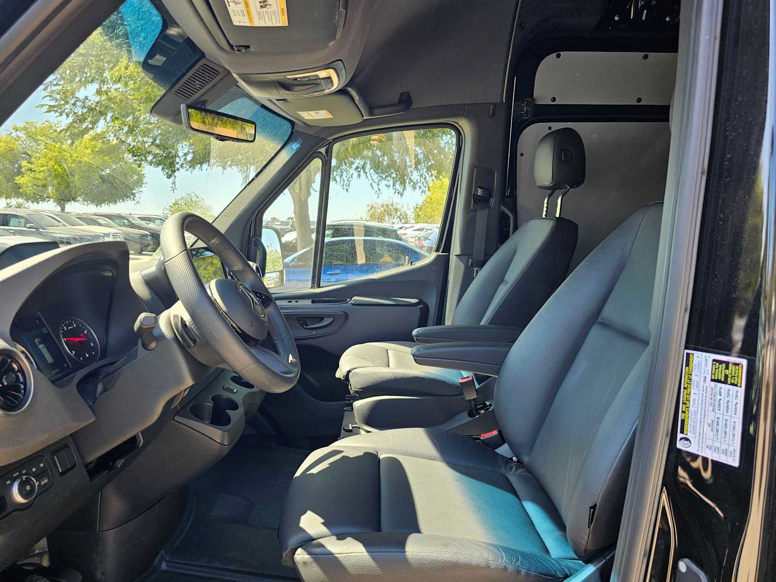 Used 2025 Mercedes-Benz Sprinter 2500 image 20