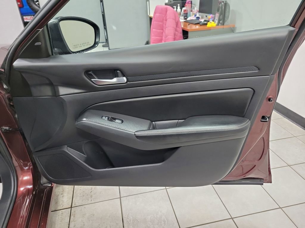 Used 2024 Nissan Altima 2.5 SV image 29