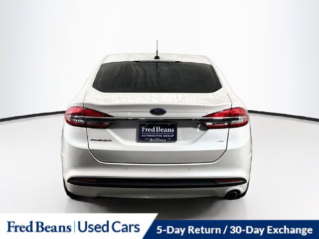 Used 2017 Ford Fusion SE w/ Fusion SE Technology Package FWD image 11