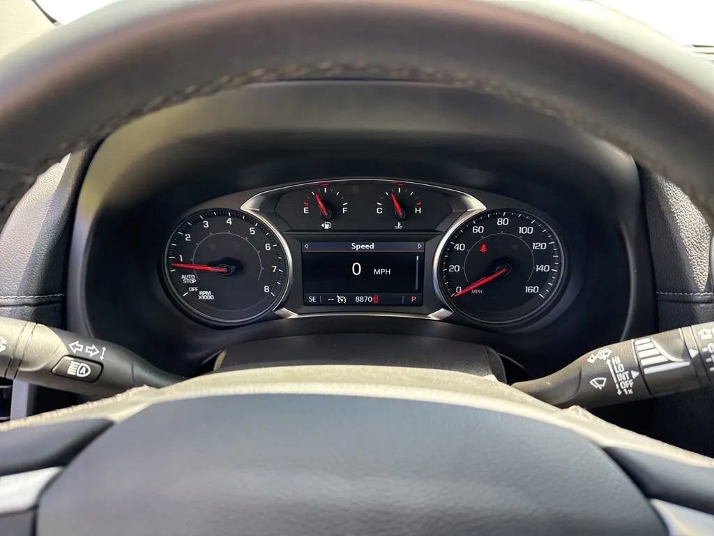 Used 2024 GMC Terrain SLT AWD/4WD image 16