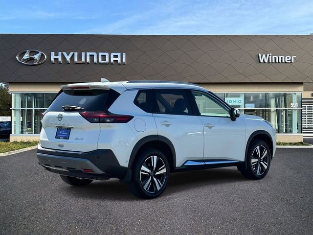 Used 2023 Nissan Rogue SL w/ SL Premium Package image 4