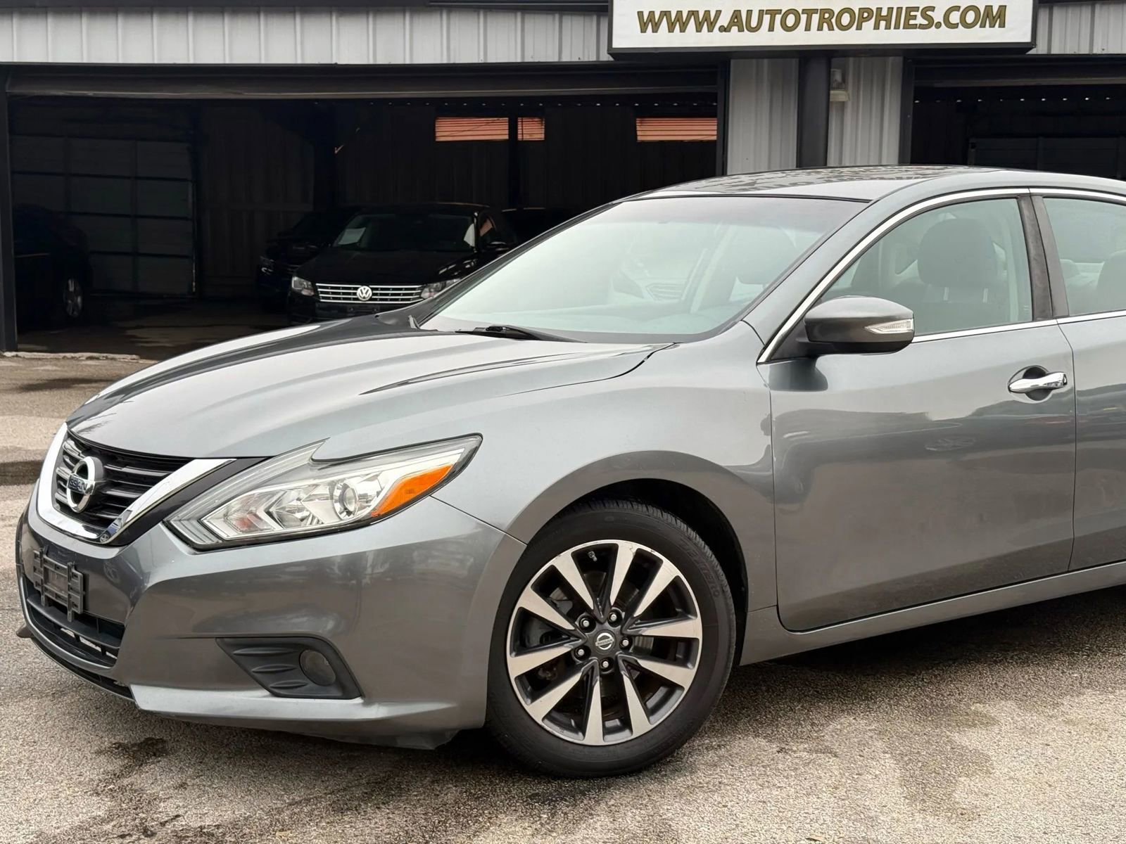 Used 2017 Nissan Altima 2.5 SL w/ Moonroof Package image 24