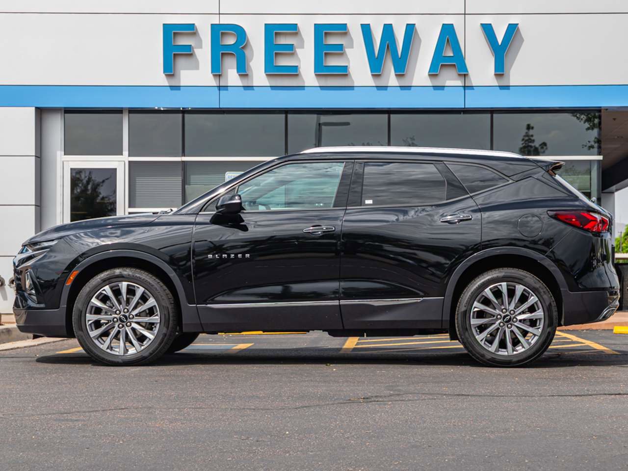 Used 2022 Chevrolet Blazer Premier w/ Enhanced Convenience Package image 2