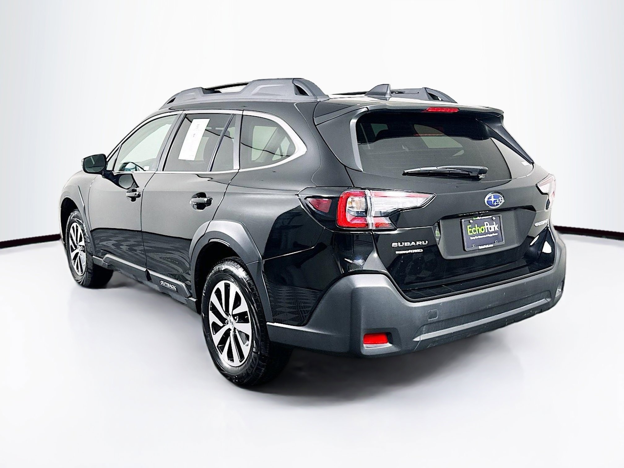 Used 2025 Subaru Outback Premium image 5