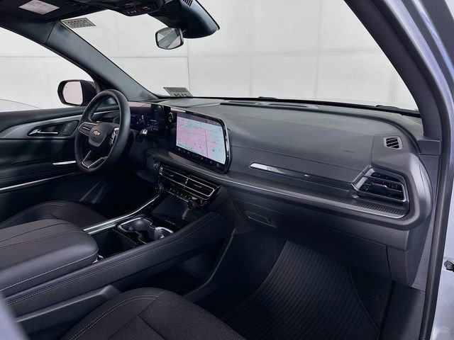 New 2025 Chevrolet Traverse LT FWD image 32