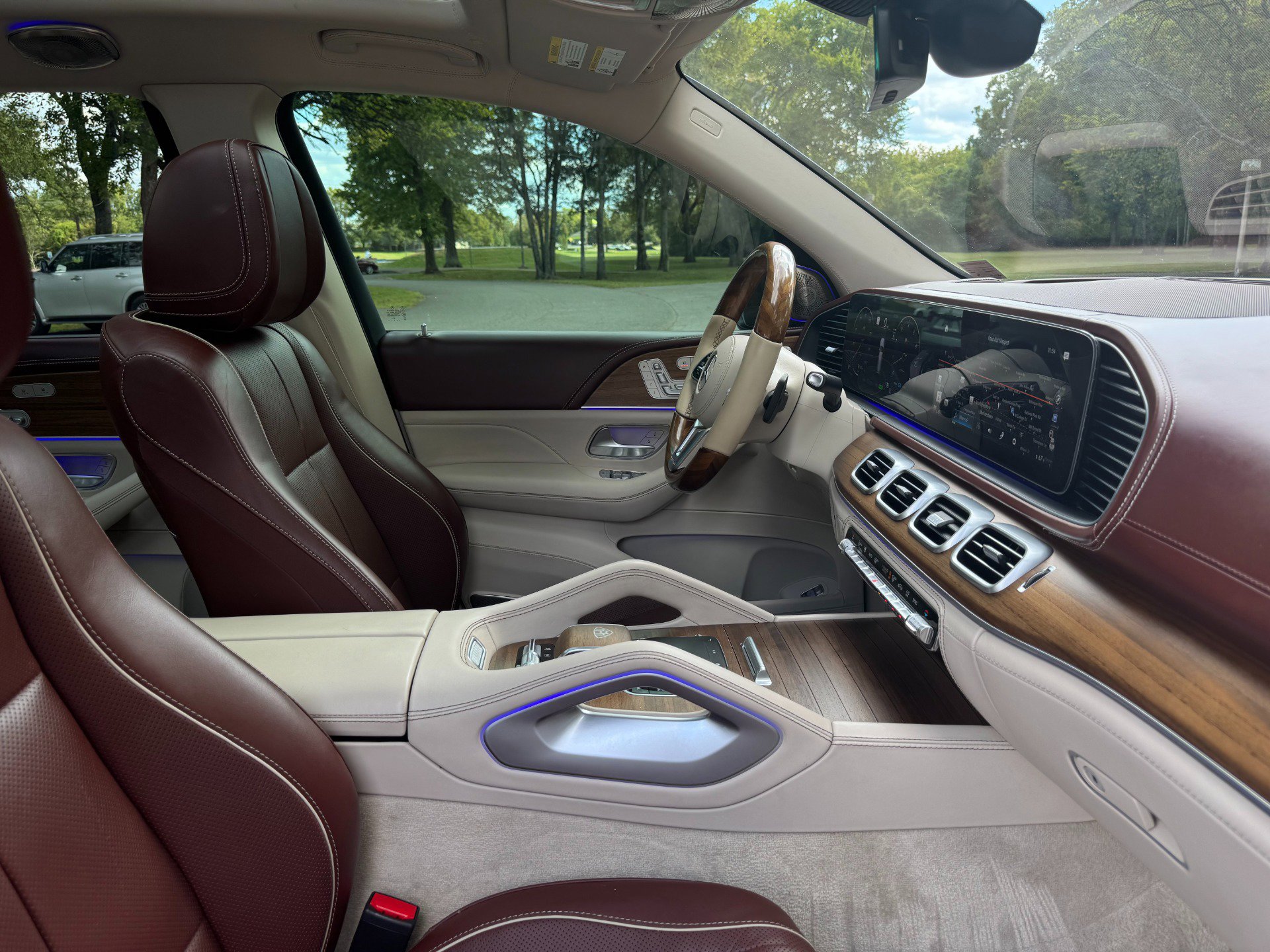 Used 2023 Mercedes-Benz Maybach GLS 600 4MATIC image 31