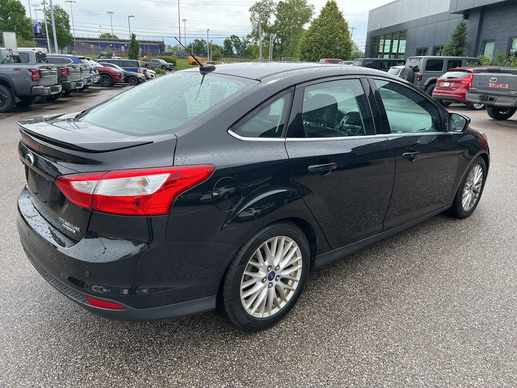 Used 2014 Ford Focus Titanium FWD image 3