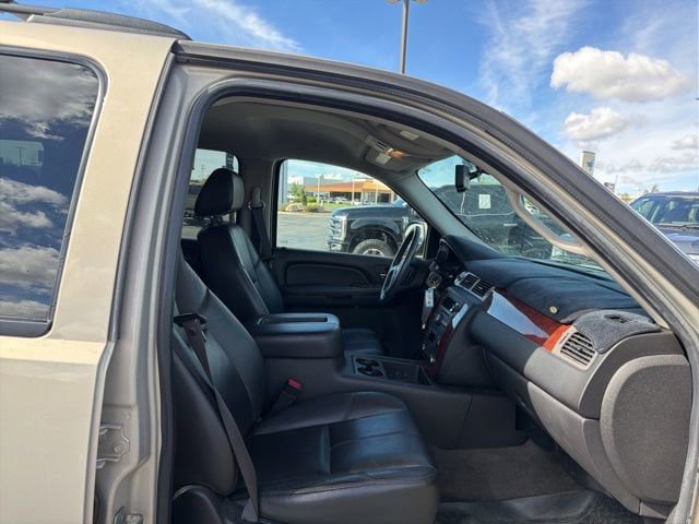 Used 2009 Chevrolet Tahoe LT w/ Luxury Package AWD/4WD image 34