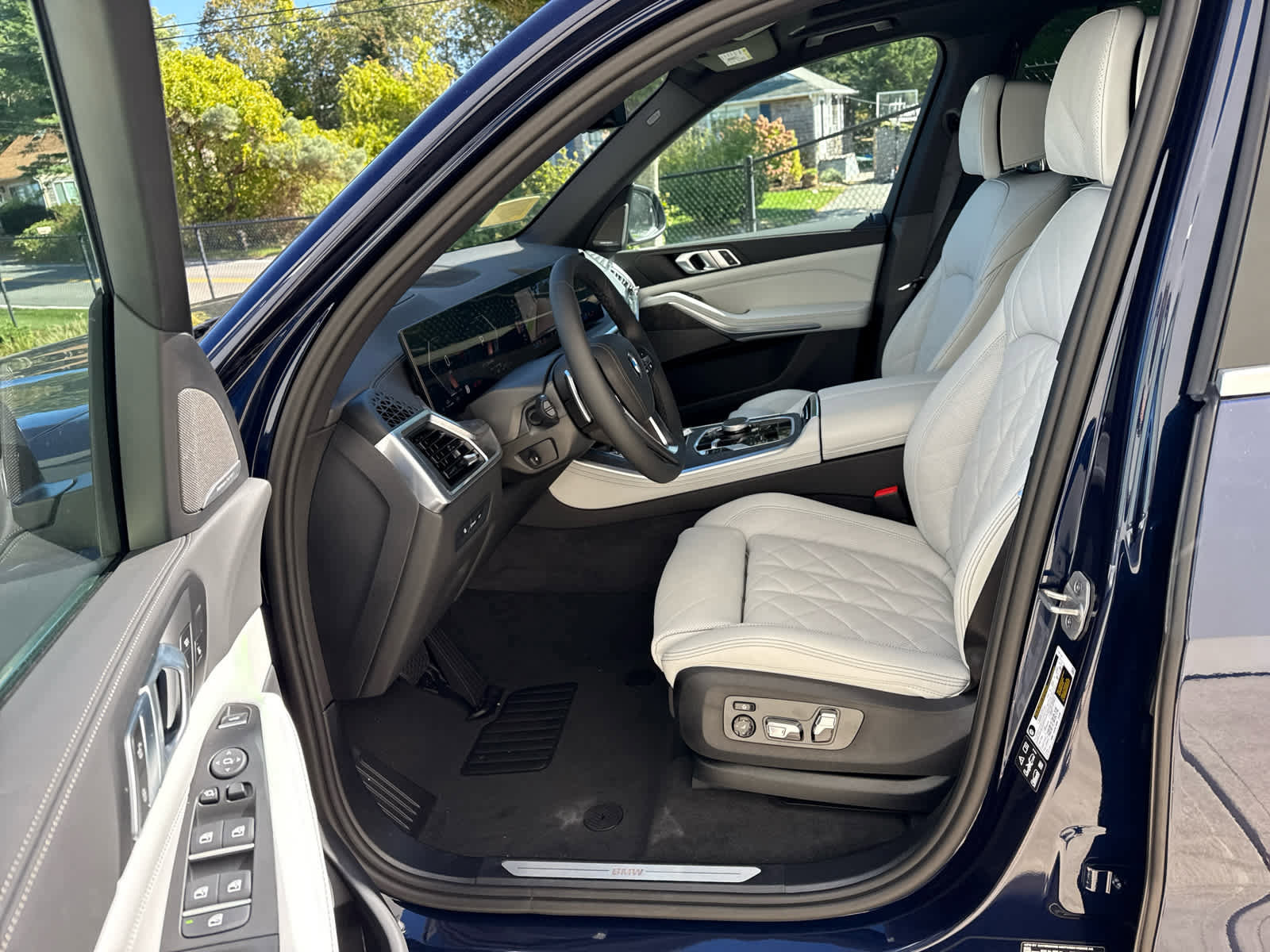 New 2026 BMW X5 xDrive40i w/ Climate Comfort Package image 11