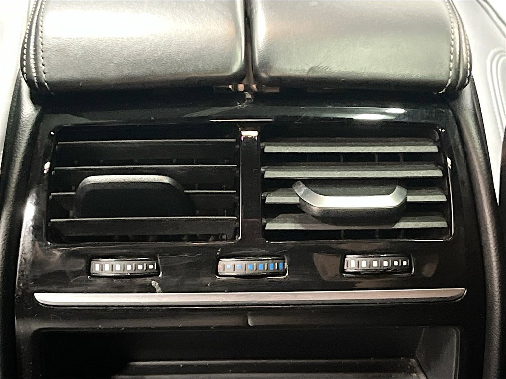 Used 2019 BMW M550i xDrive image 27