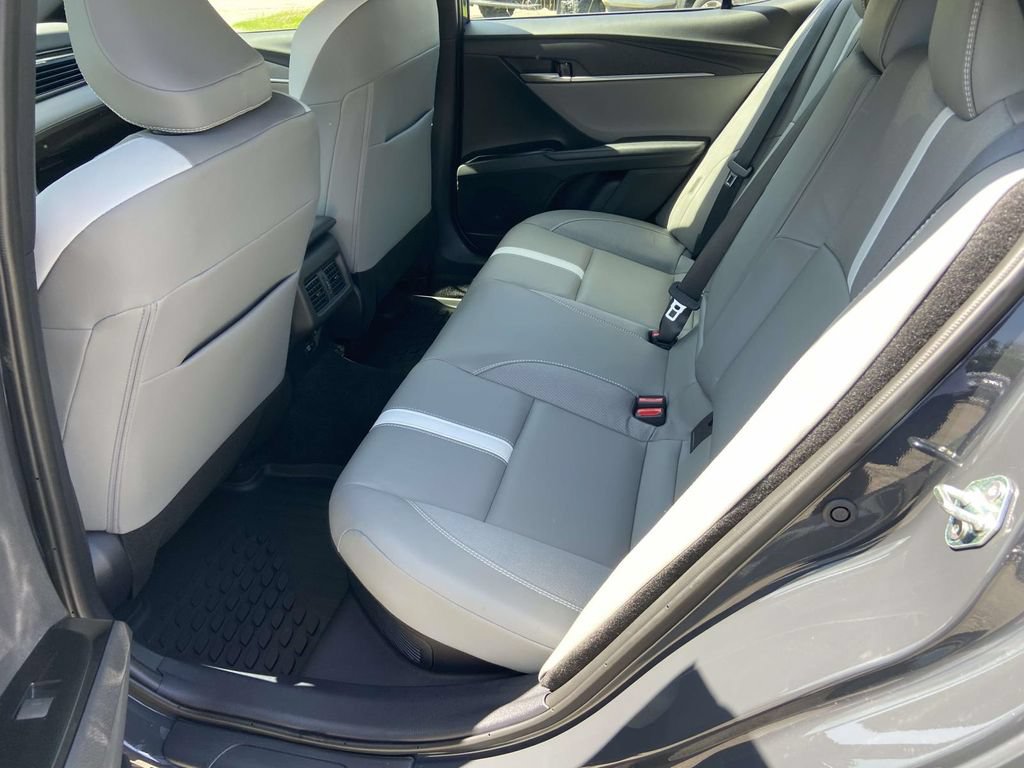 Used 2025 Toyota Camry SE FWD image 18