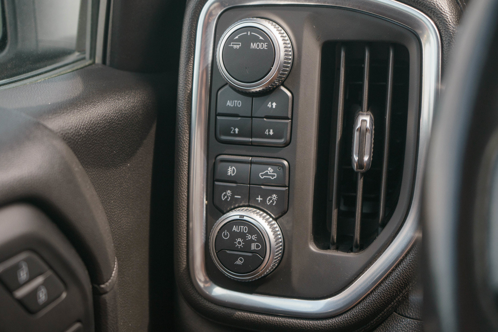 Used 2020 GMC Sierra 1500 Denali w/ Technology Package AWD/4WD image 25