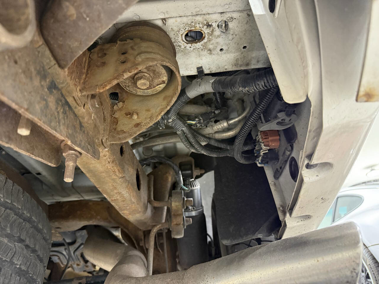 Used 2004 Cadillac Escalade AWD image 35