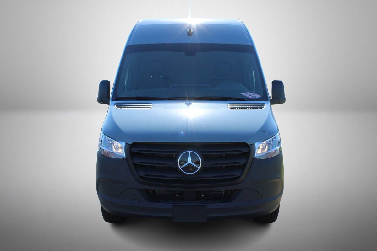 New 2024 Mercedes-Benz eSprinter 170 Cargo image 6