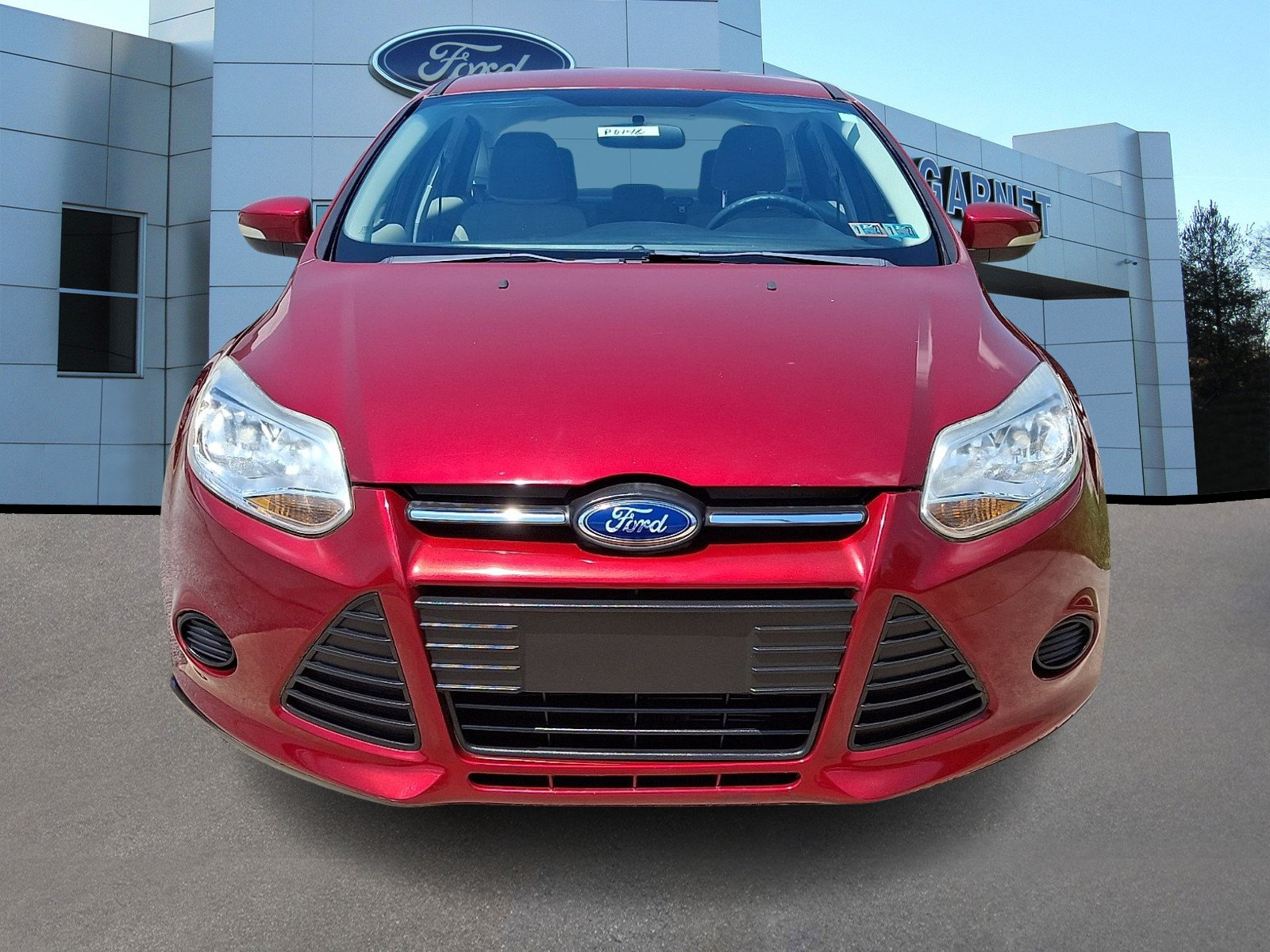 Used 2013 Ford Focus SE w/ SE Winter Pkg FWD image 3
