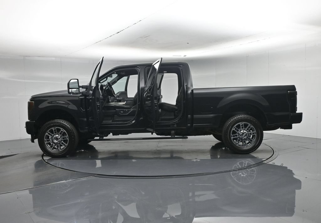 Used 2019 Ford F250 Platinum w/ Platinum Ultimate Package AWD/4WD image 4