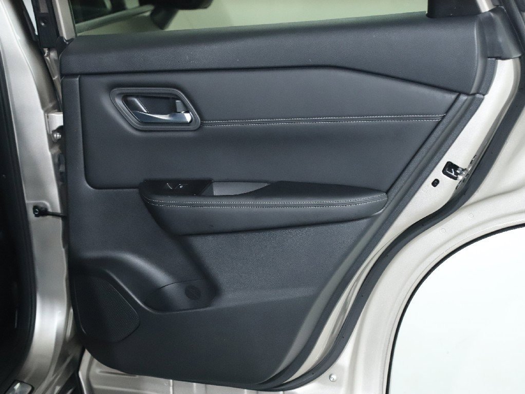 Certified 2024 Nissan Rogue SL image 32