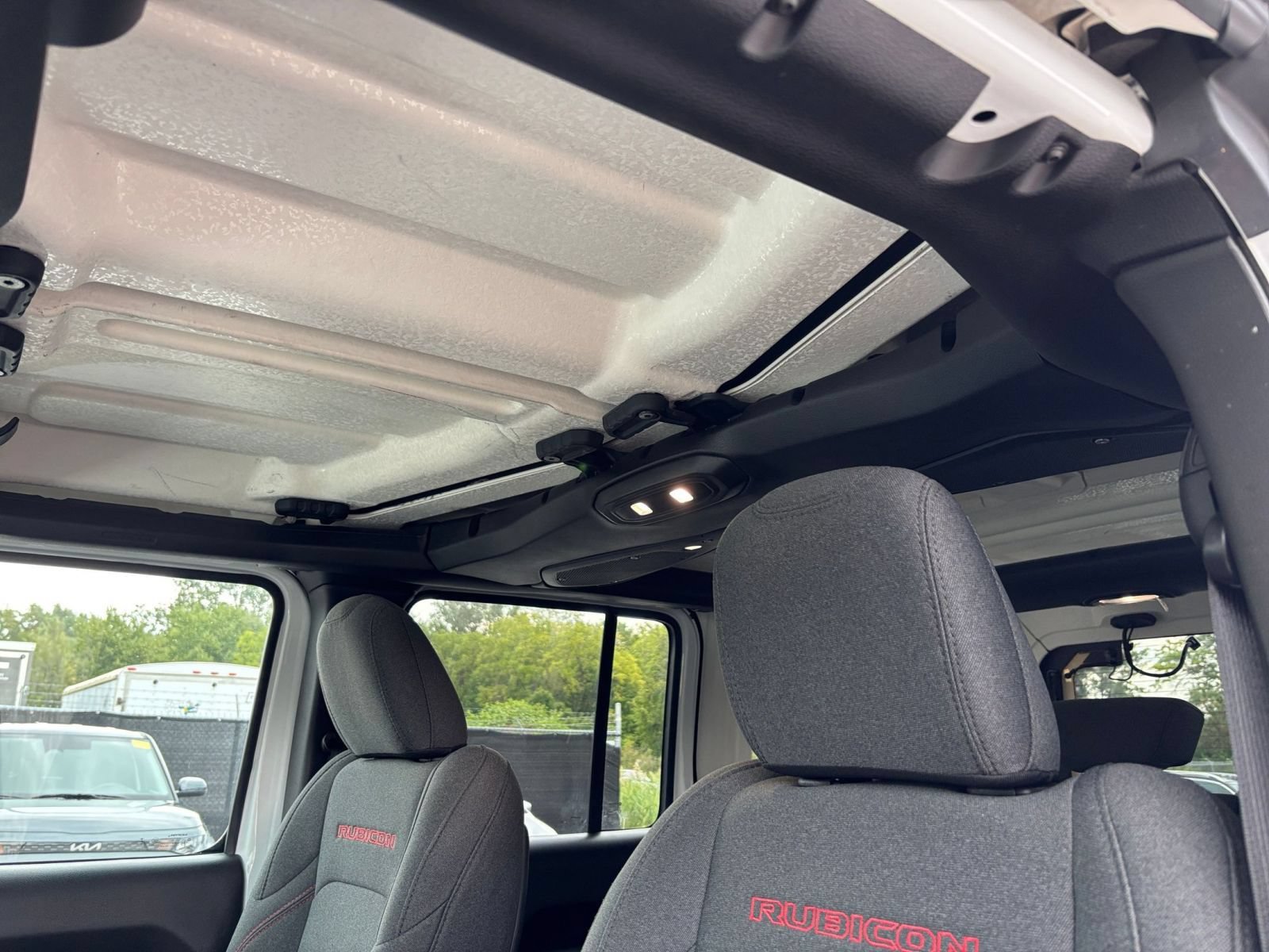 Used 2025 Jeep Wrangler Unlimited Rubicon AWD/4WD image 28