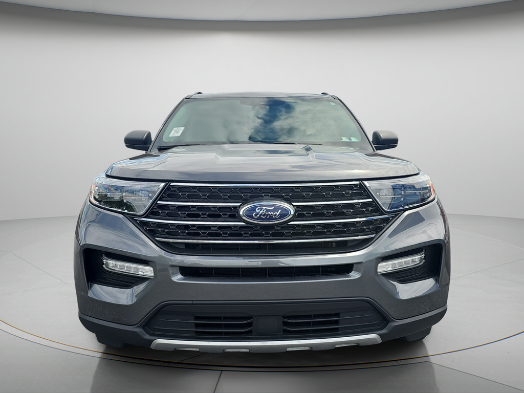 Used 2022 Ford Explorer XLT w/ Equipment Group 202A AWD/4WD image 8