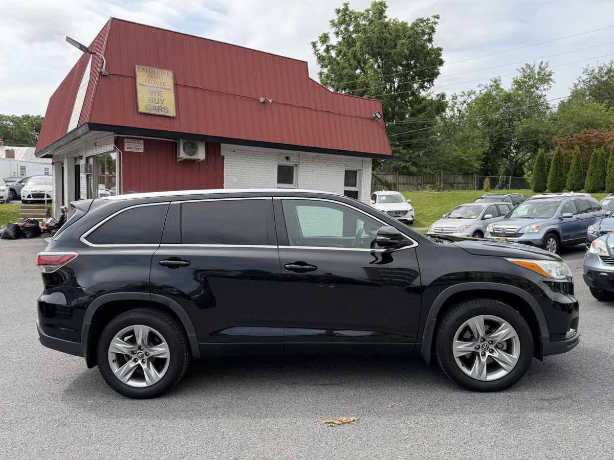 Used 2016 Toyota Highlander Limited AWD/4WD image 8