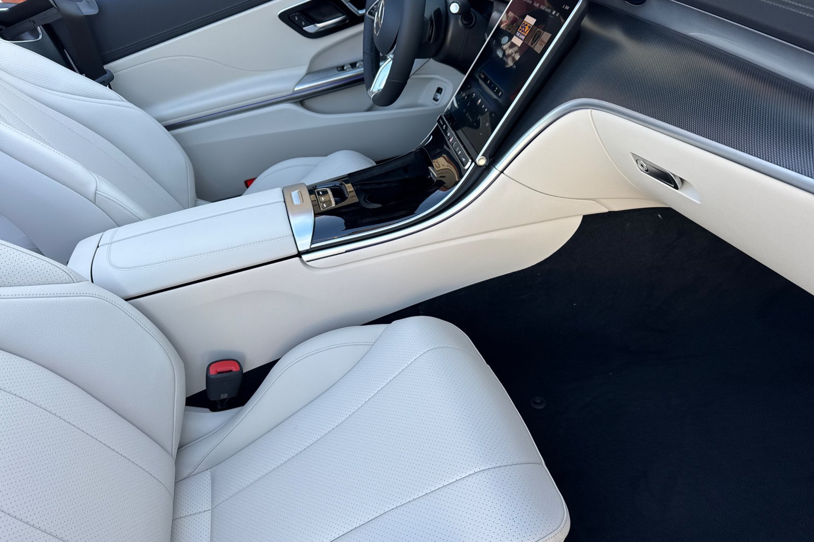 New 2027 Mercedes-Benz CLE 300 4MATIC Cabriolet image 16