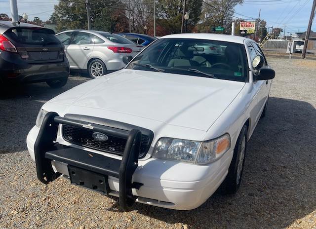 Used 2009 Ford Crown Victoria Police Interceptor image 2