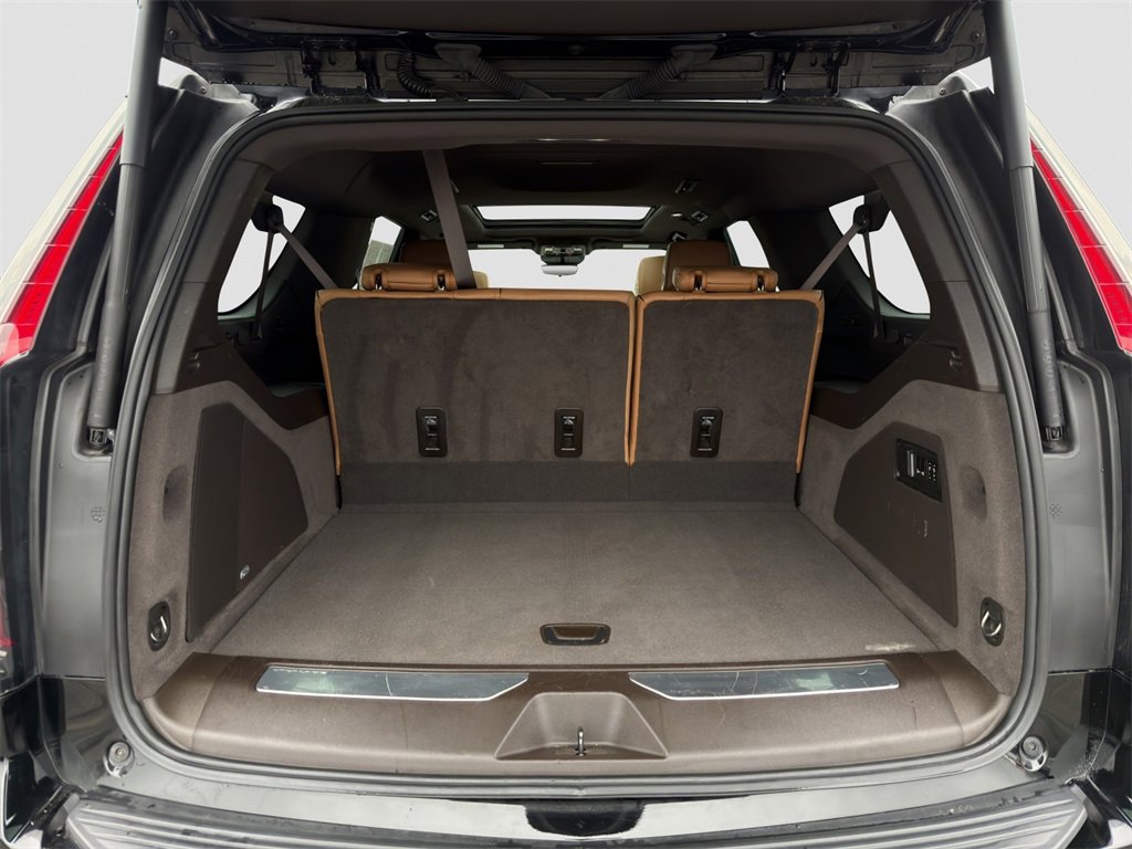 Used 2023 Cadillac Escalade ESV Premium Luxury image 29