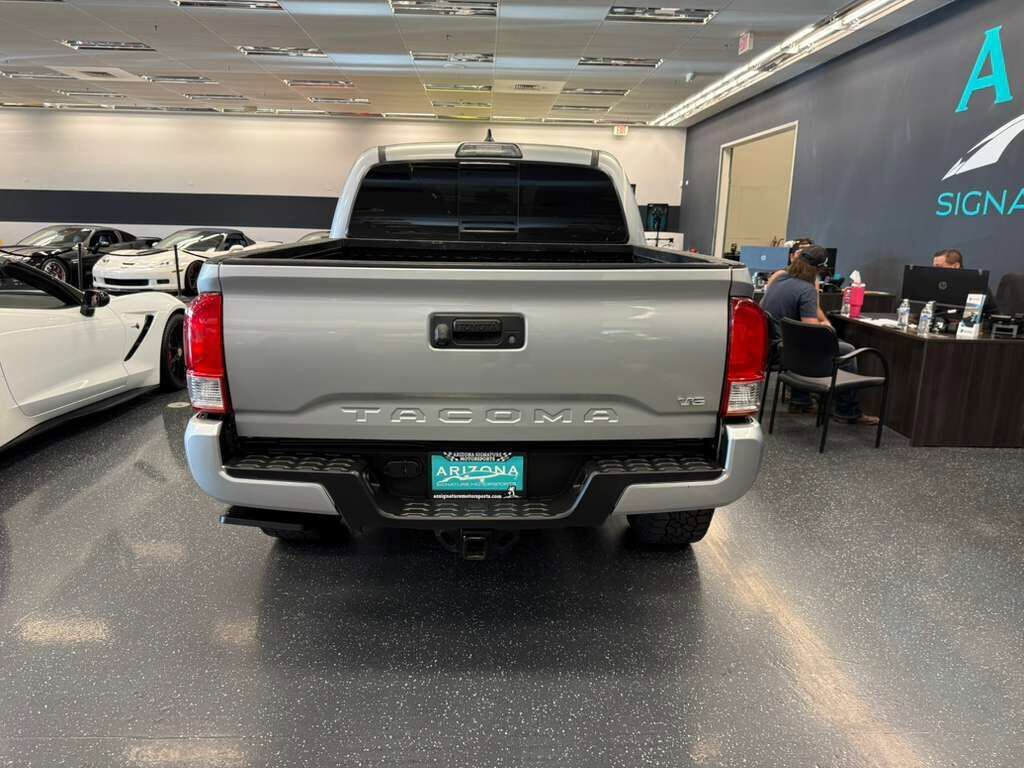 Used 2017 Toyota Tacoma TRD Sport w/ Tow Package image 6