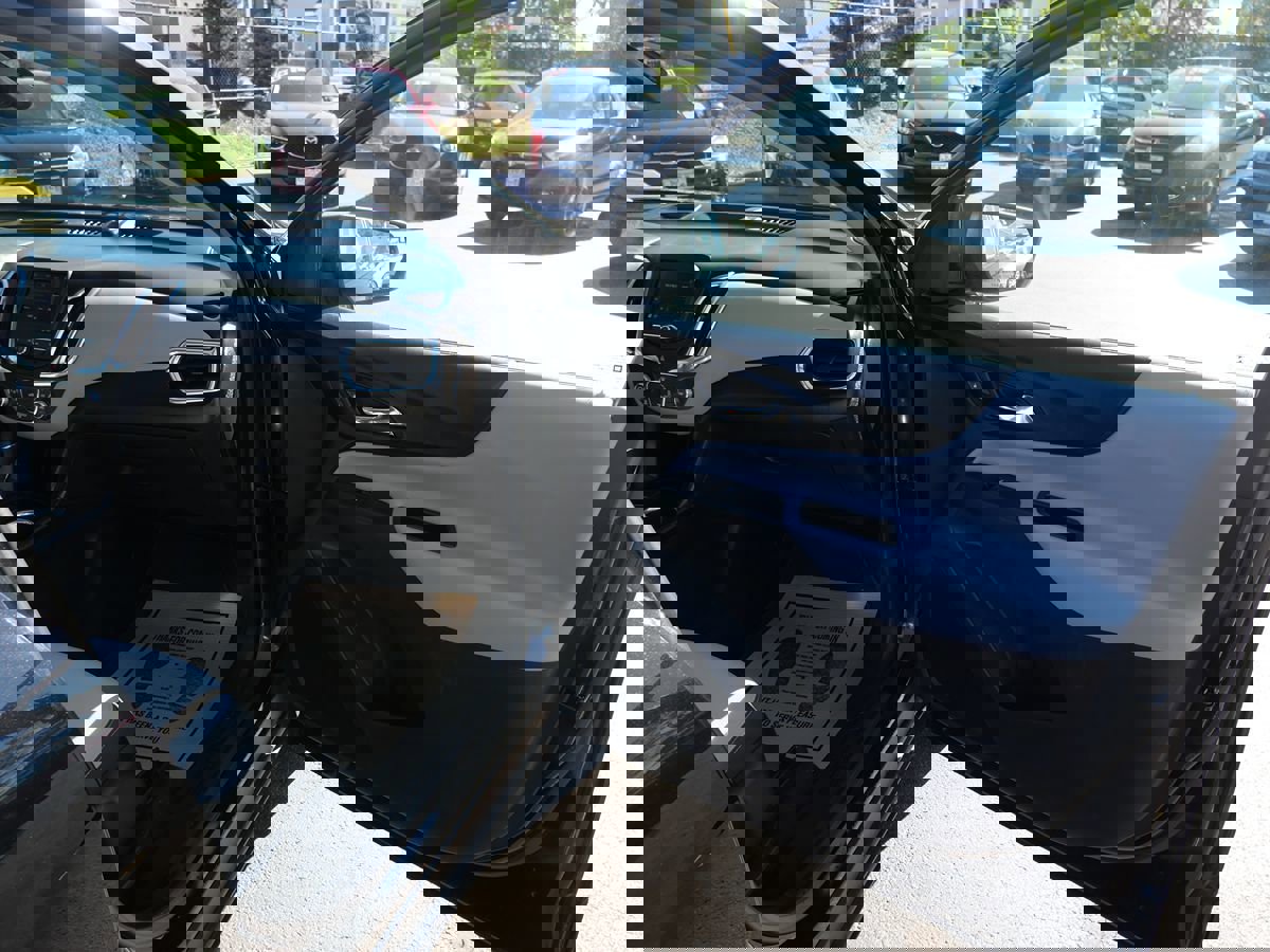 Used 2021 Chevrolet Equinox LS image 21