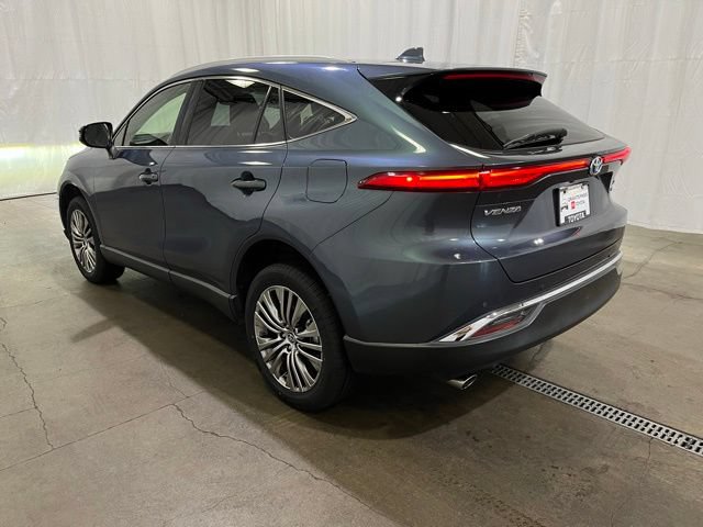 Certified 2022 Toyota Venza XLE AWD/4WD image 6