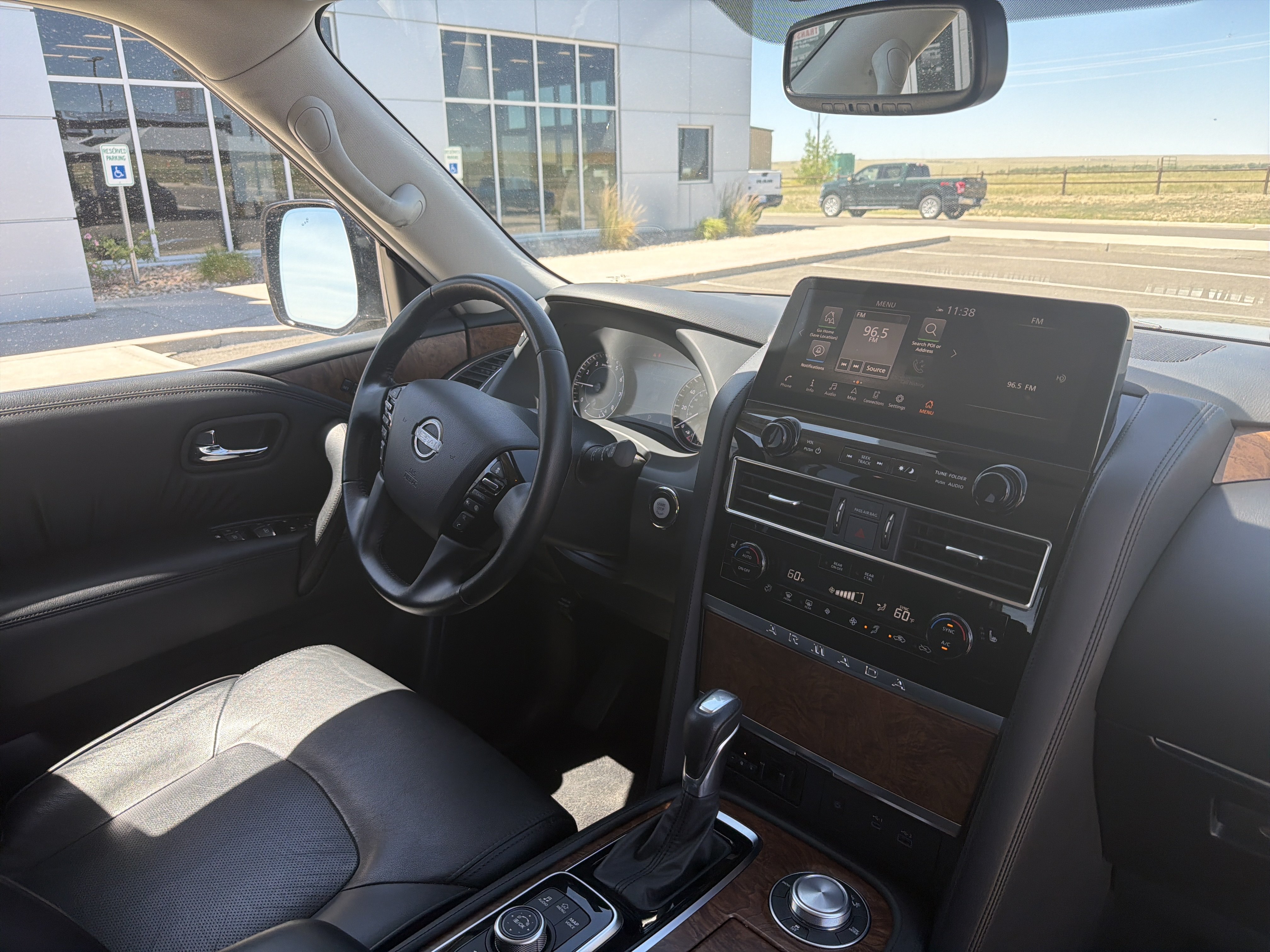 Used 2024 Nissan Armada SL w/ Captain's Chairs Package AWD/4WD image 19