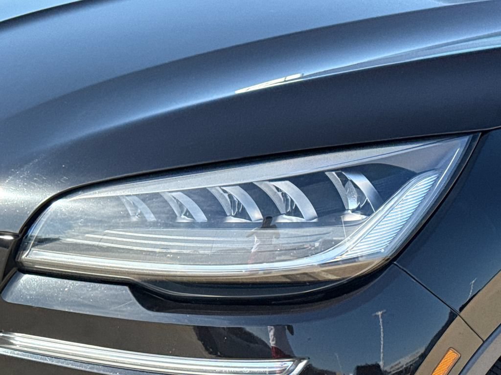 Used 2023 Lincoln Aviator AWD w/ Premium Package image 4