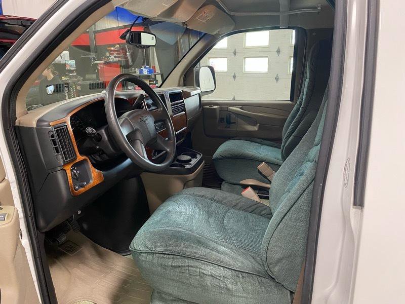 Used 2003 Chevrolet Express 3500 Extended image 13