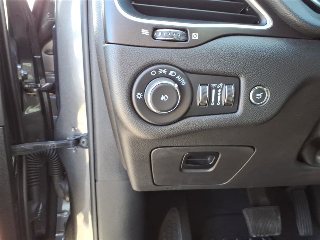 Used 2022 Jeep Cherokee Trailhawk w/ Premium Leather Package image 16