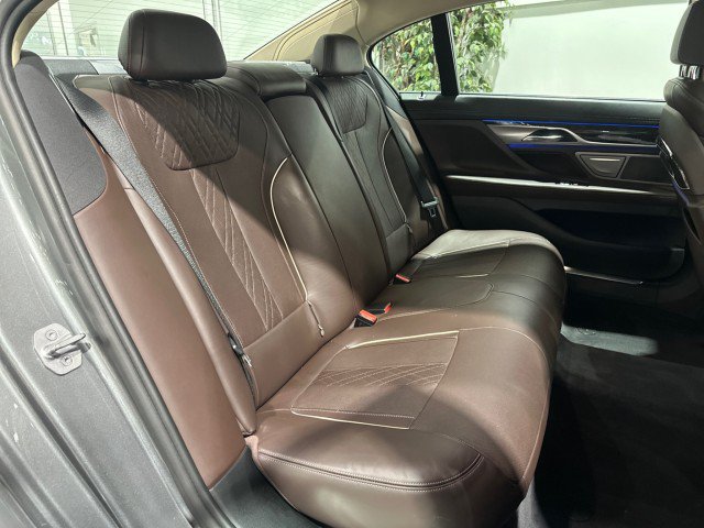 Used 2016 BMW 740i w/ Executive Package 2 RWD image 50