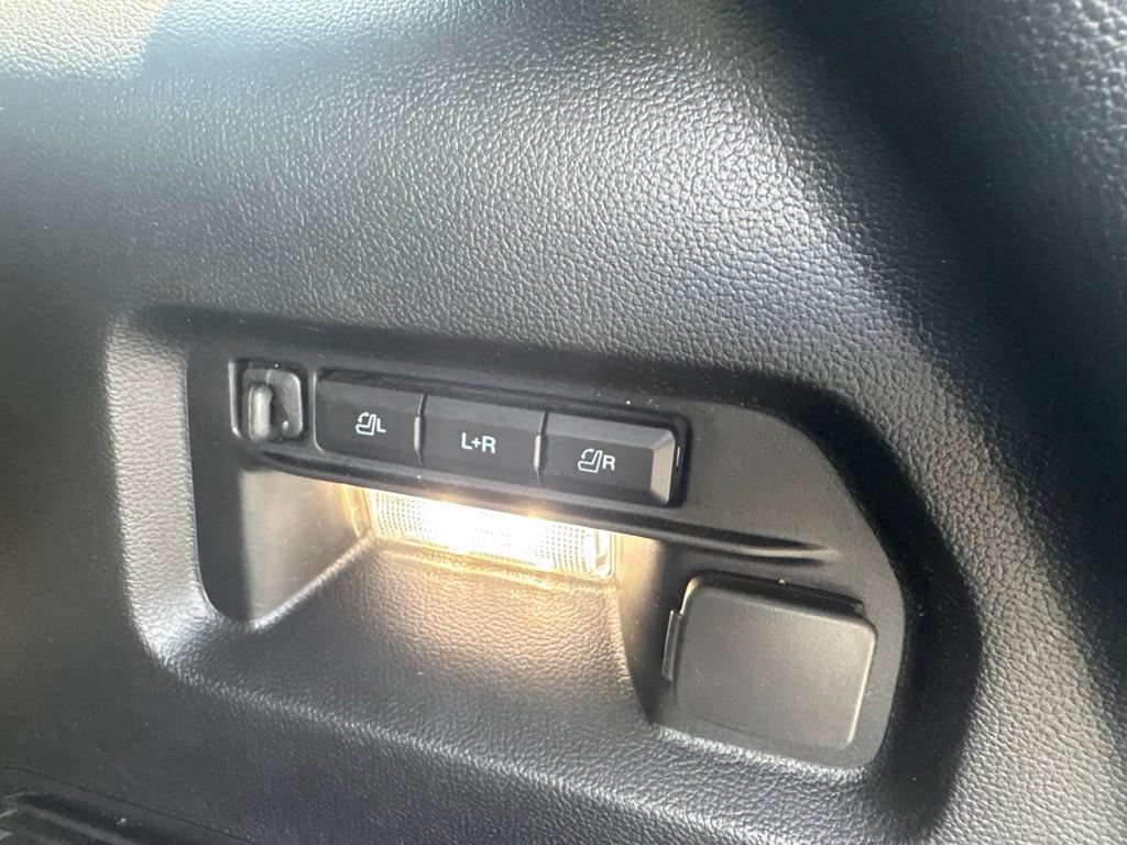 Used 2023 Ford Explorer Limited w/ Equipment Group 301A AWD/4WD image 52